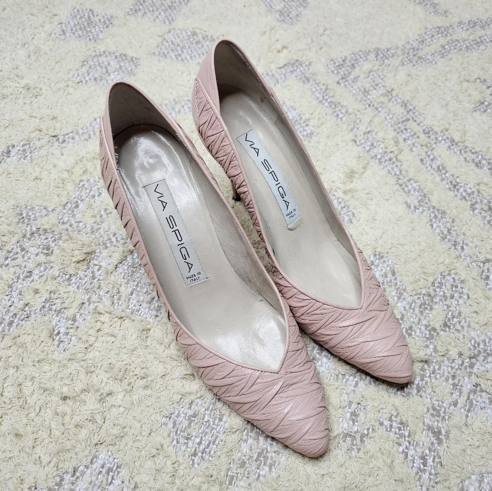 VTG Via Spiga Ruched Leather Pumps